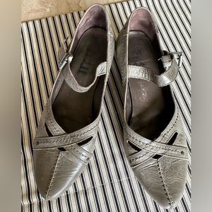 Fidji Anthropologie grey leather maryjane pumps EU 39.5 US 9.5